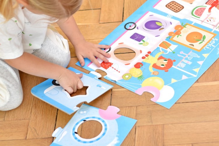 CzuCzu-Puzzle-z-dziurka-Lody-Lody (2).jpg
