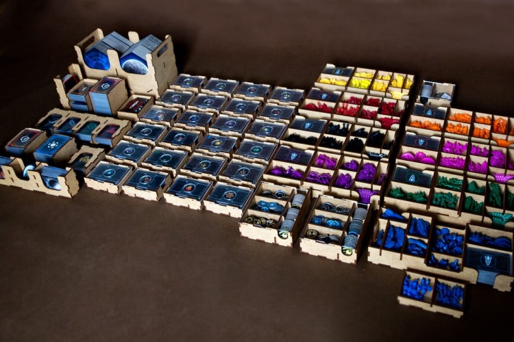 Insert pasujący do gry Twilight Imperium z HDF-u