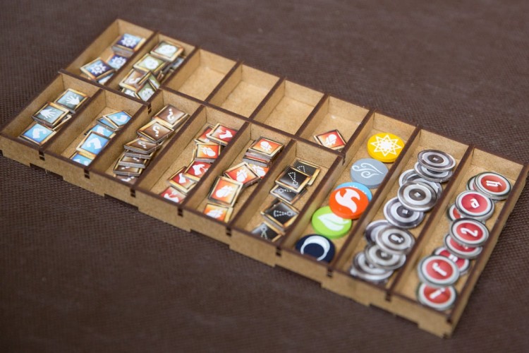 Insert pasujący do gry Gloomhaven z HDF-u + napisy PL