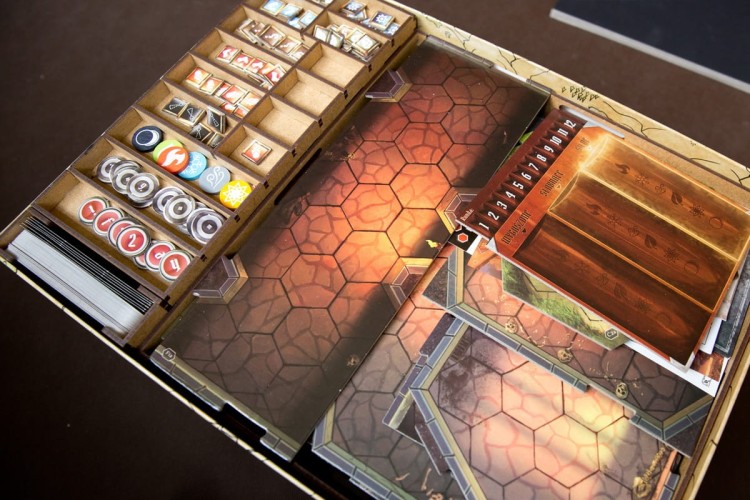 Insert pasujący do gry Gloomhaven z HDF-u + napisy PL