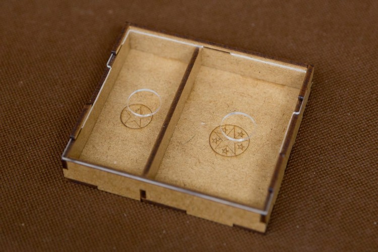 Insert pasujący do gry Nucleum z HDF-u