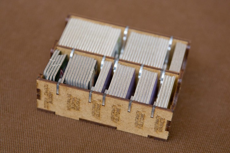 Insert pasujący do gry Nucleum z HDF-u
