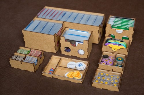 Insert pasujący do gry Sentinels of the Multiverse: Definitive Edition z HDF-u