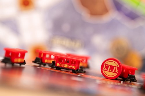 Deluxe-Train-set-16x9_18 czerwony.jpg