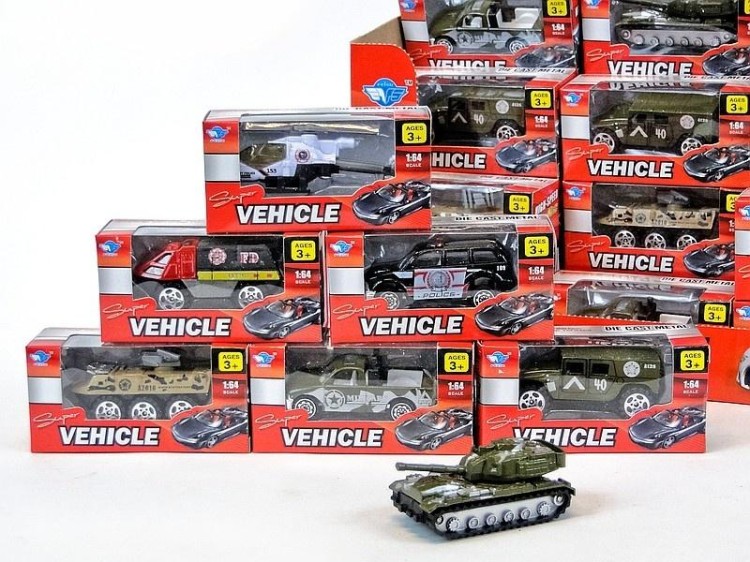 Auto metalowe 1:64 MIX