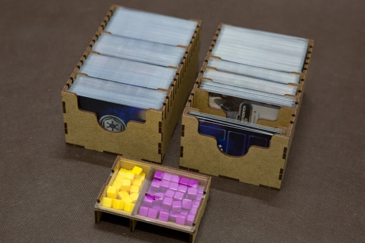 Insert pasujący do gry Star Wars Deckbuilding Game z HDF-u